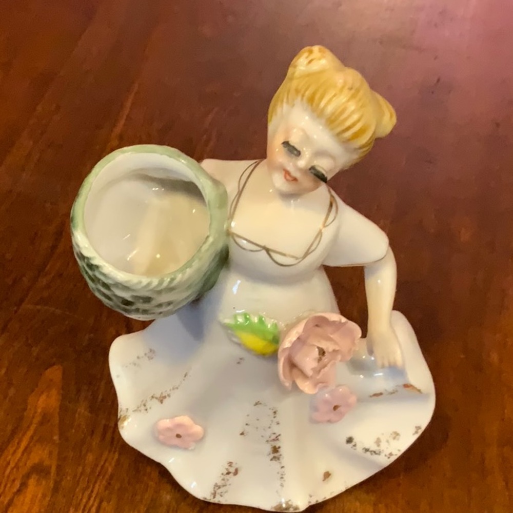 Woman, figurine by Ensco basket in flower detail, handpainted gold trim